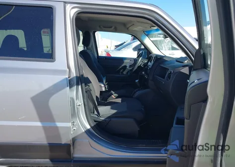 2017 Jeep Patriot Latitude Fwd from USA, damaged, VIN 1C4NJPFA5HD161475